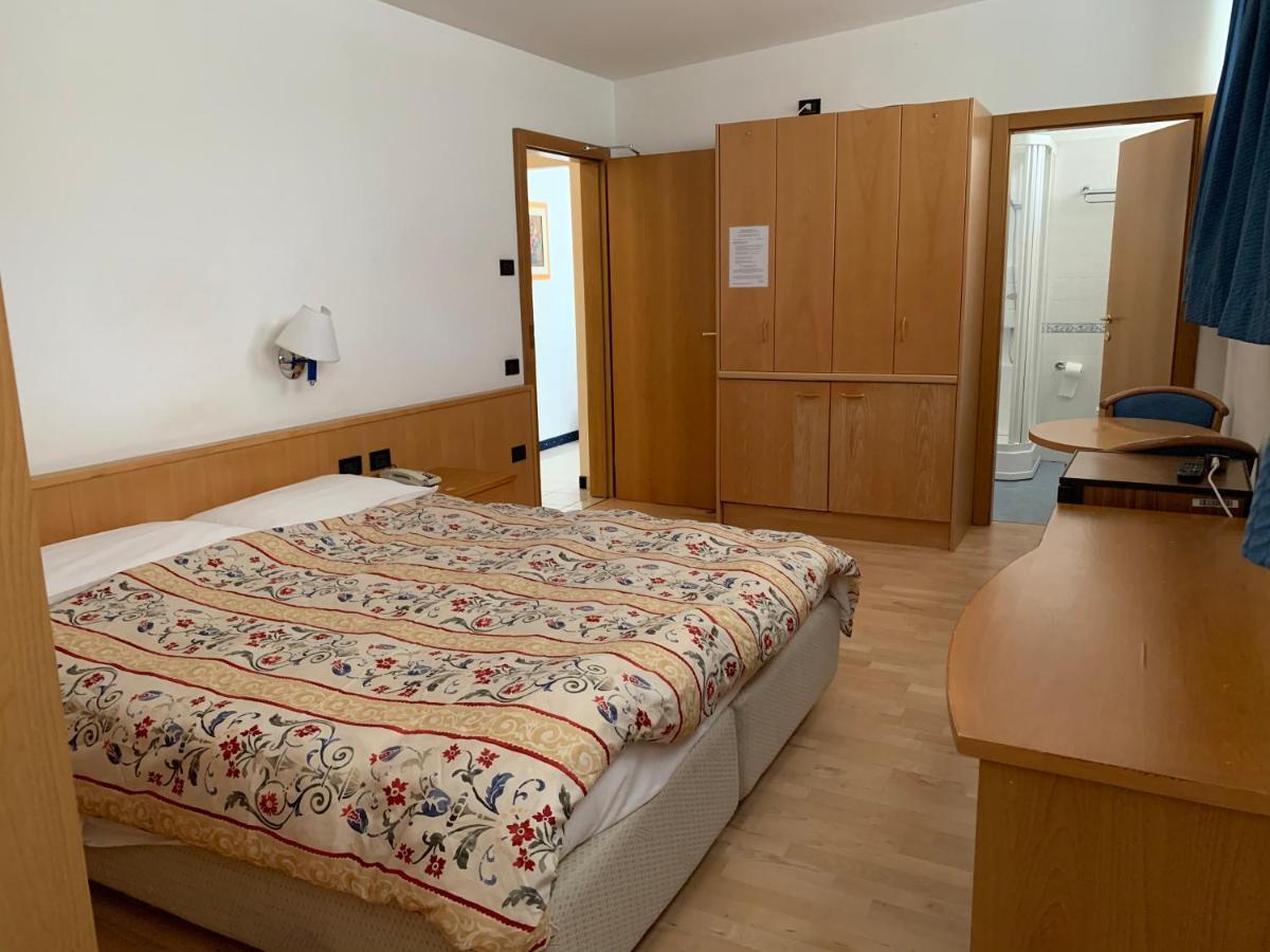 Garni Enrosadira Hotel Vigo di Fassa Luaran gambar
