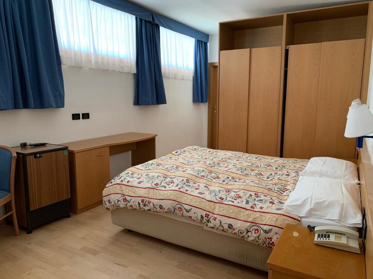 Garni Enrosadira Hotel Vigo di Fassa Luaran gambar