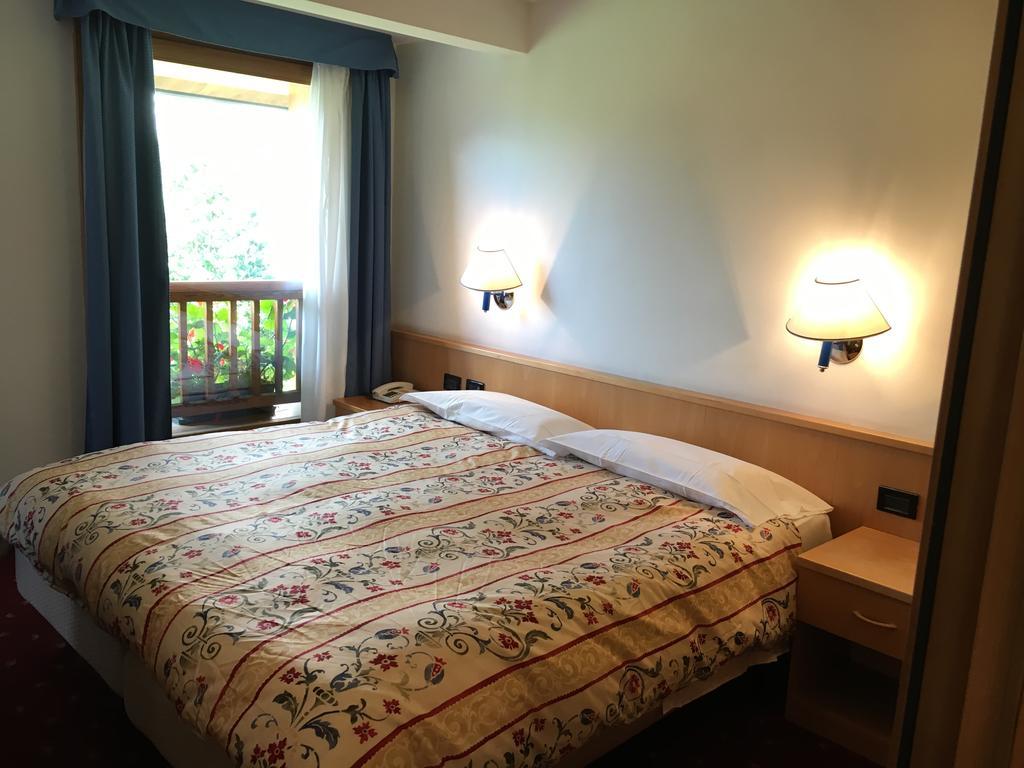 Garni Enrosadira Hotel Vigo di Fassa Luaran gambar