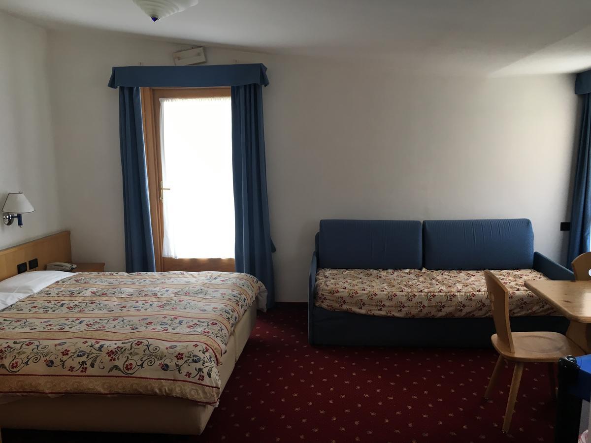 Garni Enrosadira Hotel Vigo di Fassa Luaran gambar